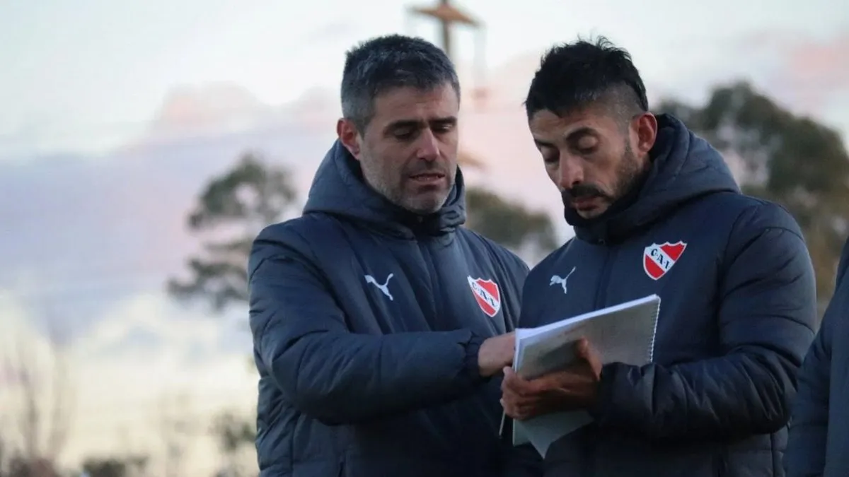 Los tres juveniles de Independiente que fueron excluidos del plantel profesional.