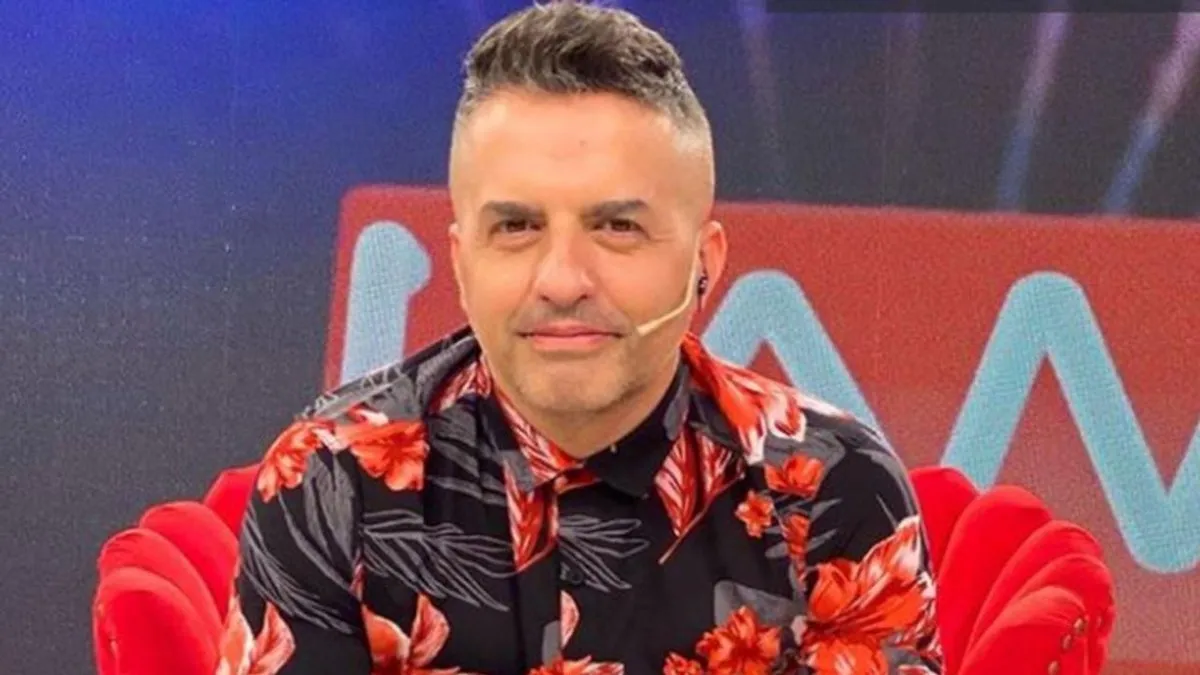 Ángel de Brito revela un romance inesperado entre dos protagonistas de “Envidiosa”