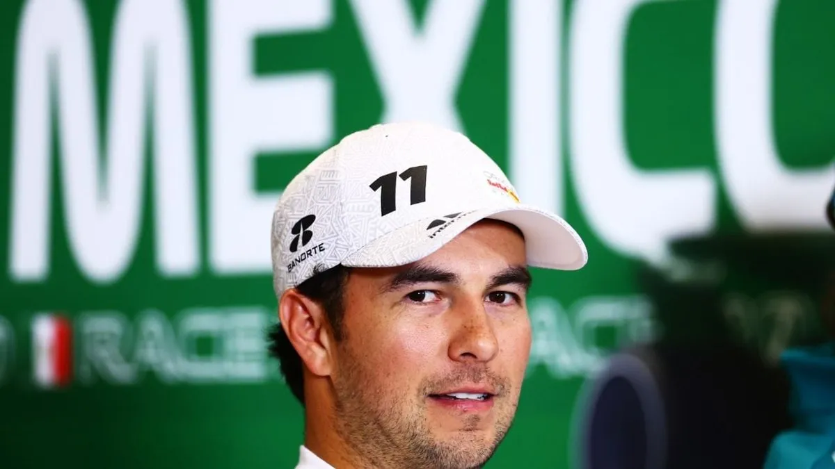 El polémico diseño de la gorra de Checo Pérez para el GP de México genera opiniones divididas.