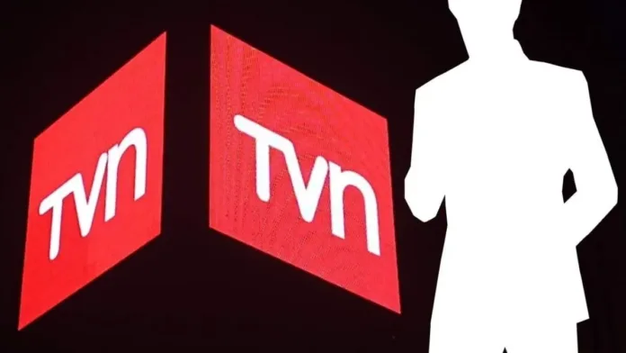 Exrostro de TVN critica abiertamente al canal público en un nuevo enfrentamiento.