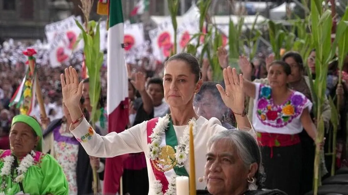 Claudia Sheinbaum recibe el bastón de mando de setenta comunidades indígenas en ceremonia histórica