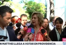 Evelyn Matthei advierte sobre su apuro al llegar a votar en elecciones regionales.