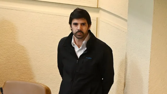 Joaquín Lavín León aclara el allanamiento en su casa y oficina en el Congreso.