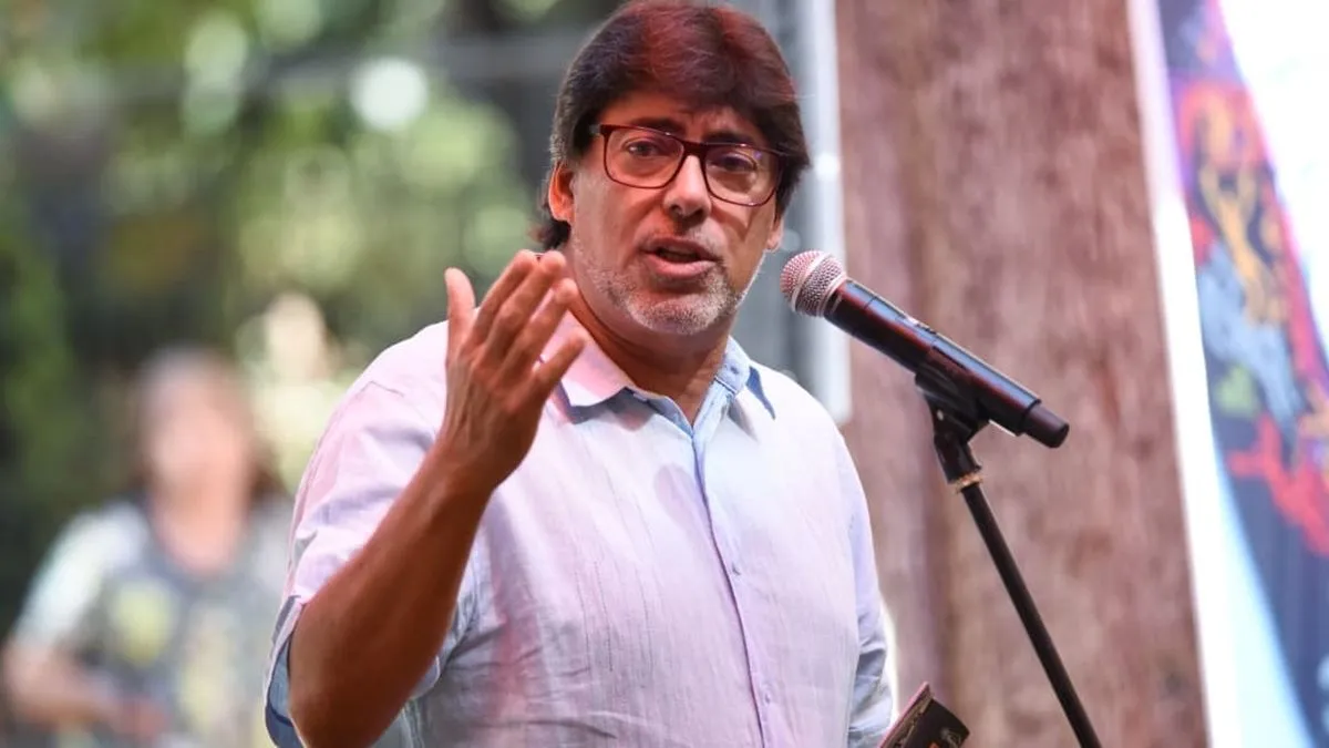 Jadue denuncia un "montaje" en el caso Farmacias Populares tras chats revelados.