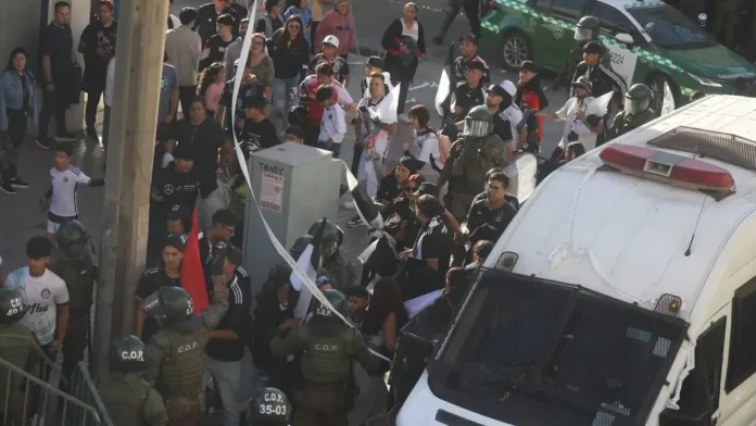 Disturbios de hinchas de Colo Colo en Copiapó: 9 detenidos y Teletón suspendida.