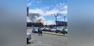 Alerta roja en Mostazal: incendio amenaza viviendas en O'Higgins.