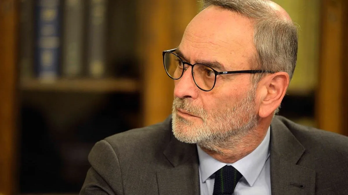 Saffirio asume la gobernación de La Araucanía tras reñida elección contra Rivas.