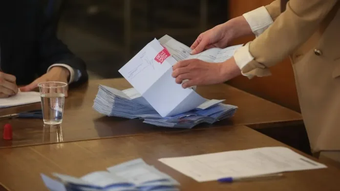 Resultados en tiempo real de la segunda vuelta de gobernadores en Chile 2024.