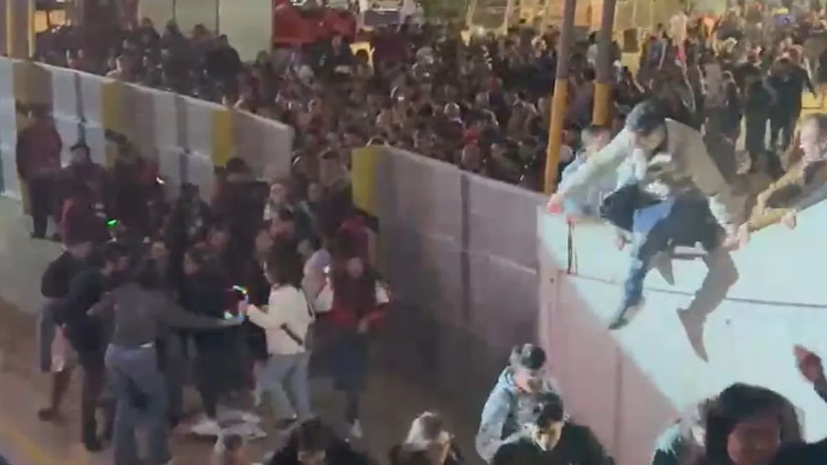 Caos en la Quinta Vergara: multitudes saltan muros tras el cierre de la Teletón 2024.