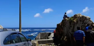 Embarcación vuelca en Caleta Chome con siete personas a bordo