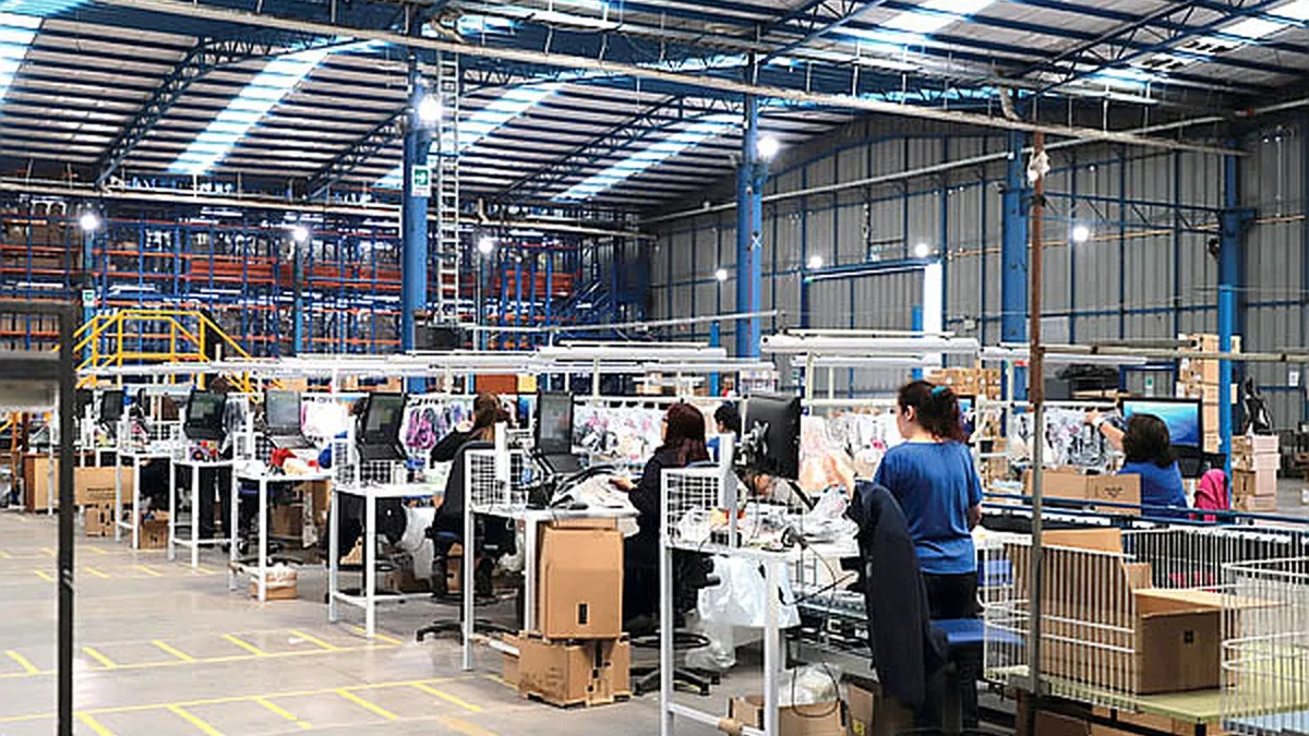 Hacienda reconoce que el PIB caerá por debajo del 2,6% y el mercado lanza alertas