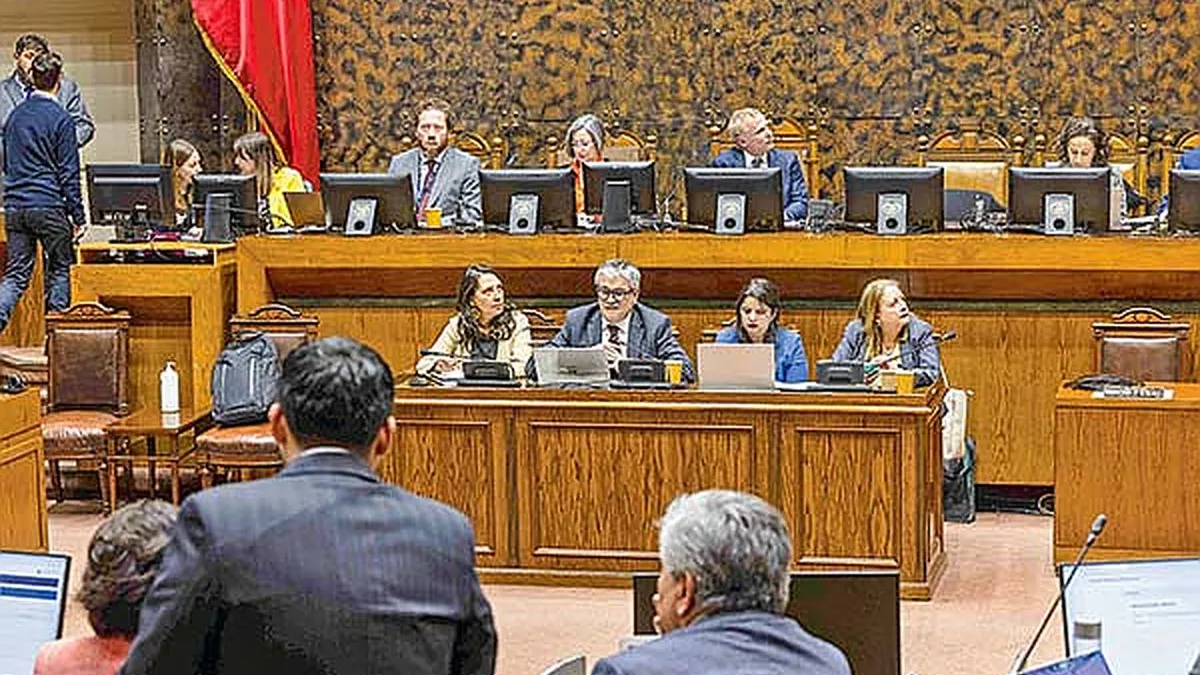 Marcel propone controlar gastos y asegurar uso prudente del FEES en medio de tensiones presupuestarias