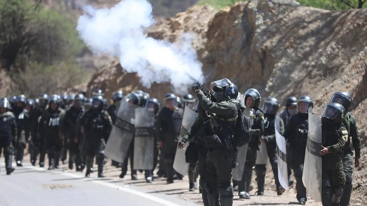 Policía muere en Bolivia tras ser atropellado por sospechoso de tráfico de drogas en protestas