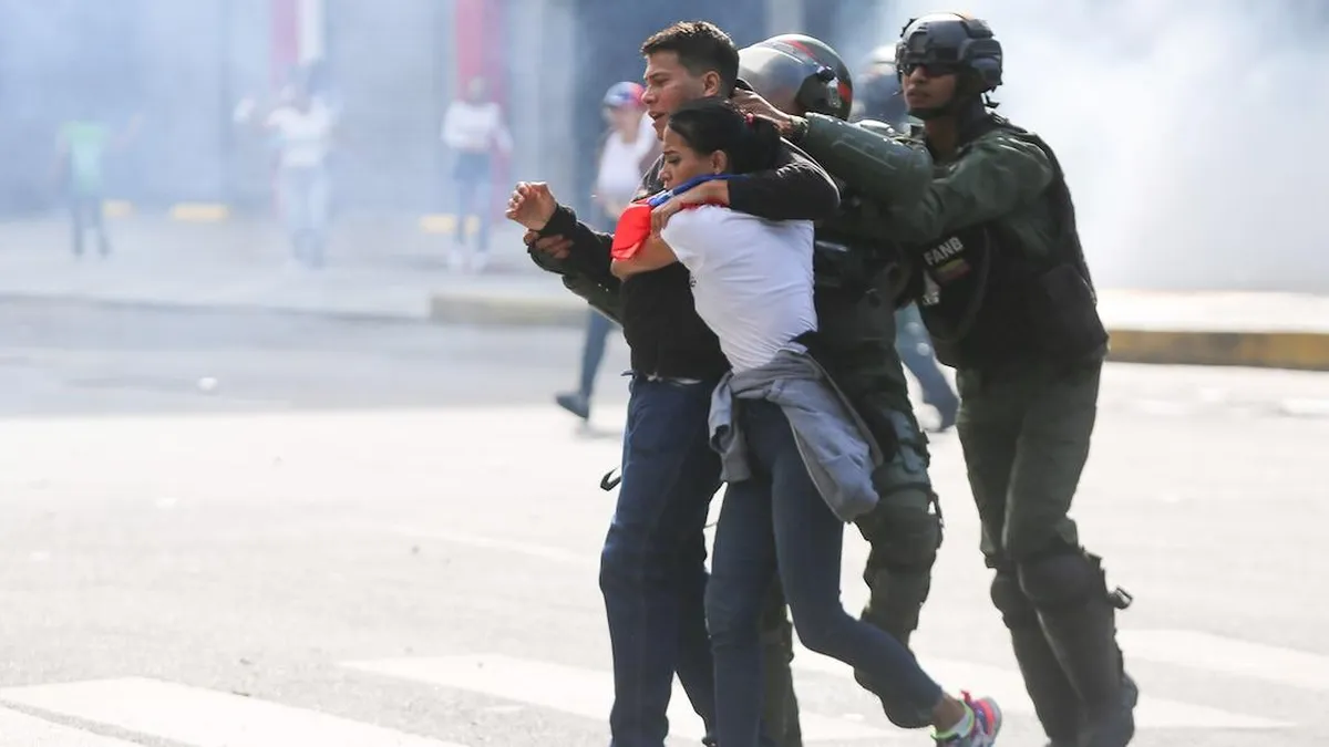 Maduro excarceló a 10 presos políticos tras la muerte de un manifestante en custodia del Sebin