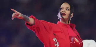 Rihanna bromea sobre votar con el pasaporte de su hijo y desata críticas en redes.