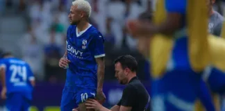 Neymar expresa su frustración tras la lesión en su segundo partido de regreso.