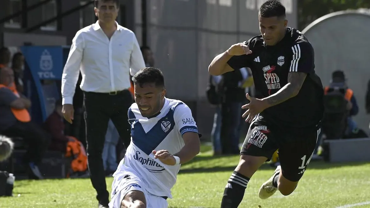 Vélez no pudo mantener la ventaja y empató con Riestra, que sorprendió con el streamer Spreen