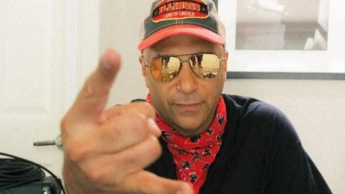 Tom Morello a sus seguidores: “El mundo no va a cambiar por sí solo. Eso depende de ti”
