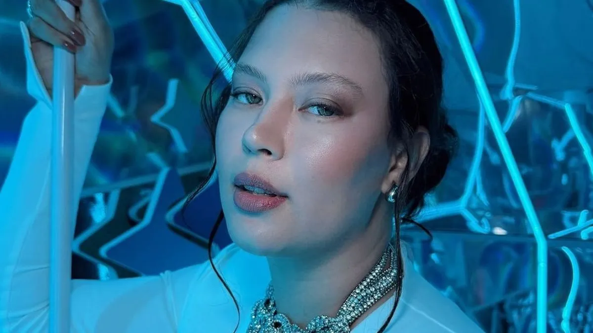 Michelle Carvalho responde a la pregunta sobre su peso y su relación con la delgadez.