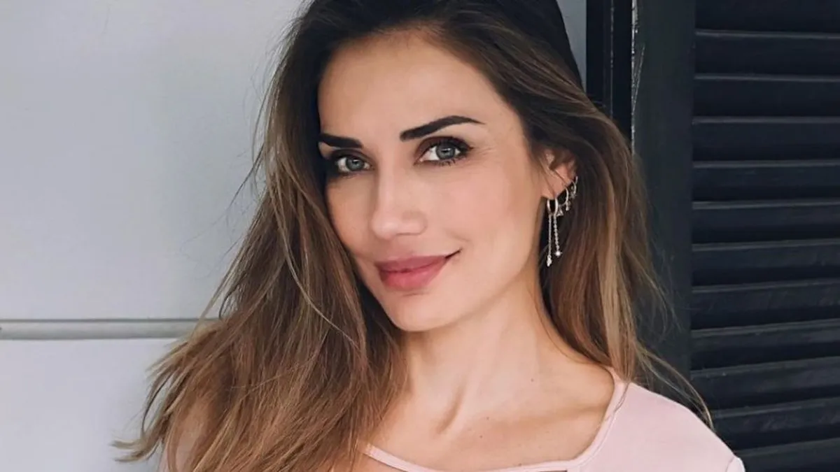 Carola de Moras denuncia: “Pedía que no partiéramos mostrando mis piernas” en la televisión