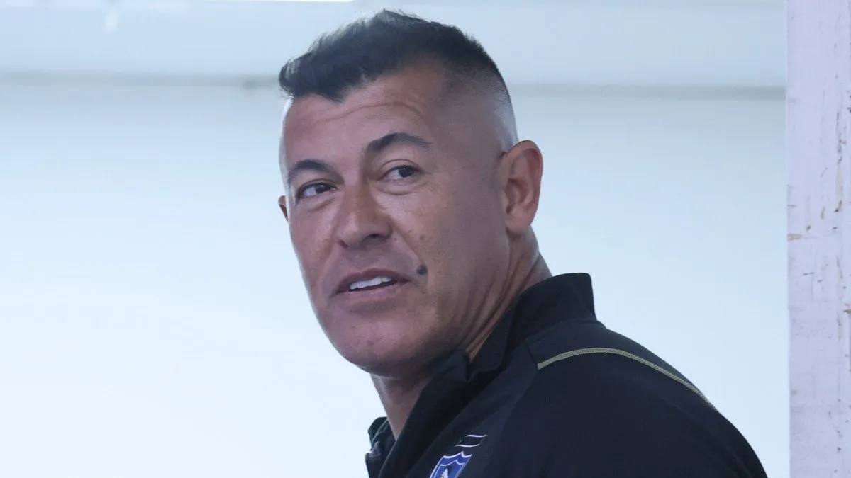 Jorge Almirón se ríe de la U: “¿En serio? No sabía” tras su anuncio al TAS