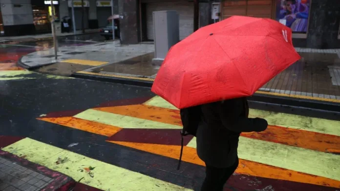 Chubascos y vientos de 60 km/h: pronóstico del lunes 25 de noviembre.