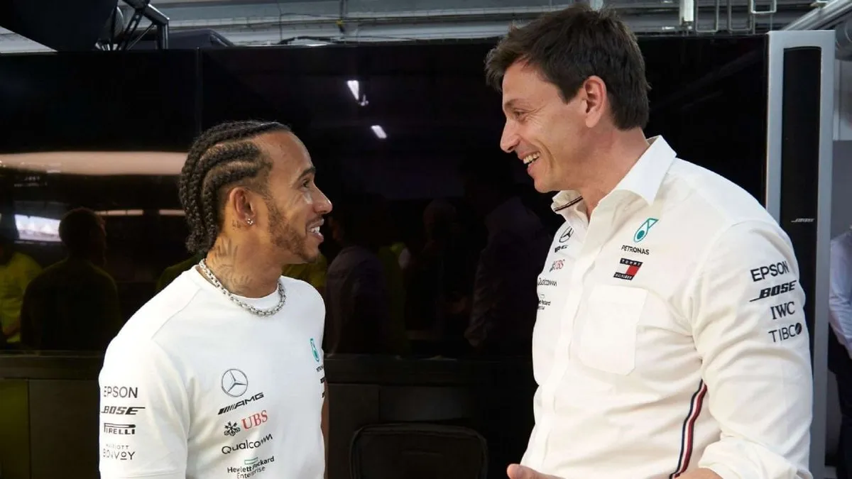 Toto Wolff revela cómo se enteró de la salida de Hamilton a Ferrari: “Oí las campanas al vuelo”