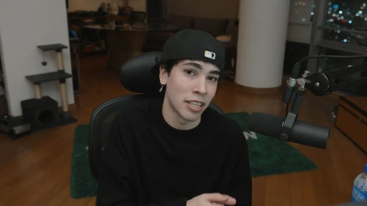 Spreen, el youtuber que sorprende al fútbol argentino con su debut en Deportivo Riestra