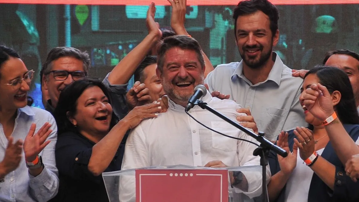 Claudio Orrego llama a la unidad tras su triunfo en la elección de gobernadores