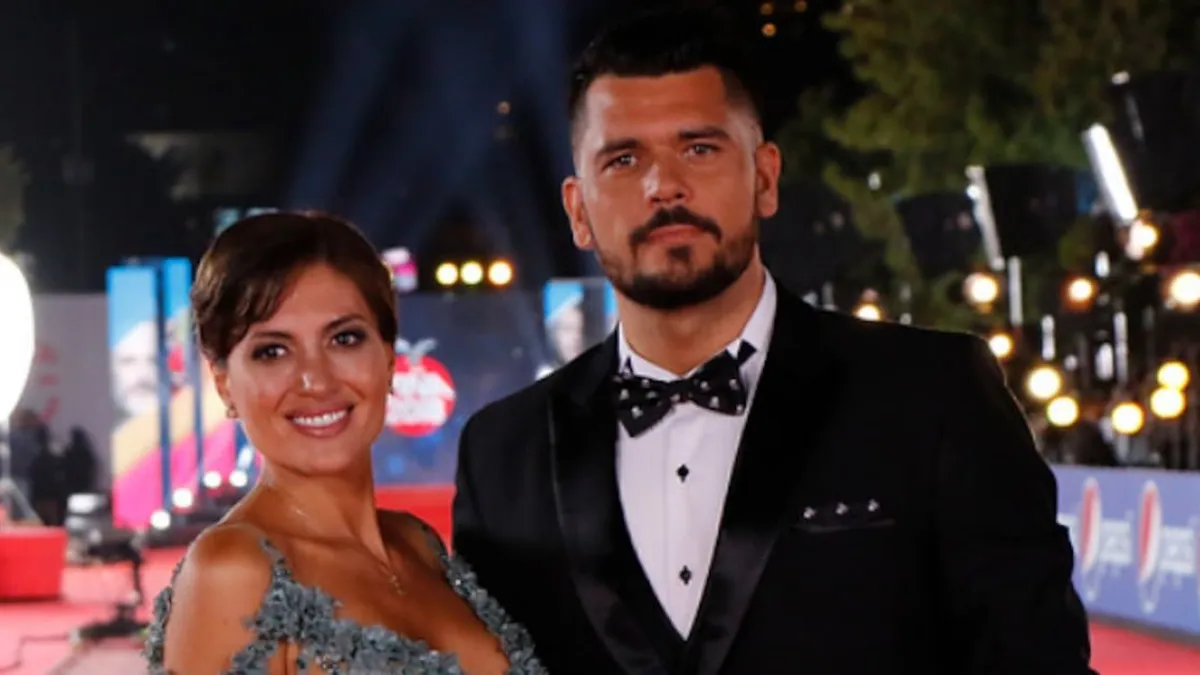 Karen Bejarano aclara rumores de separación con Juan Pedro en su reciente declaración.