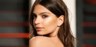 Emily Ratajkowski se inspira en Jennifer Lopez para su disfraz de Halloween.