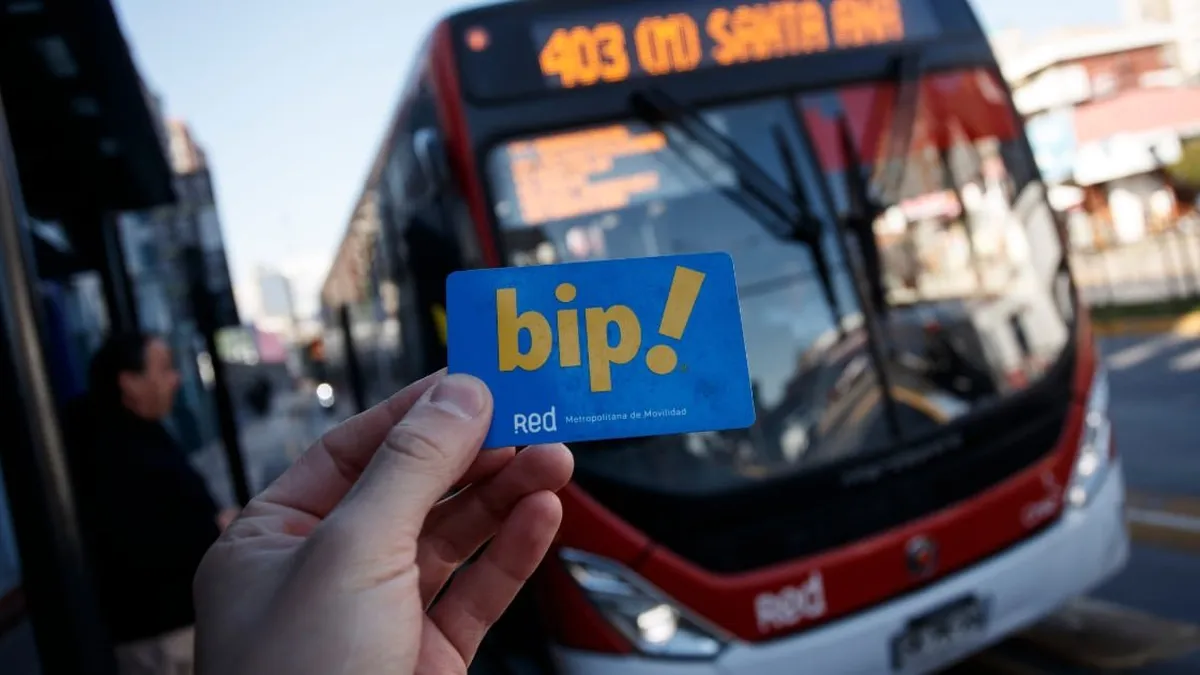 Aumento de pasajes en Metro y trenes: ¿una carga más para los santiaguinos?