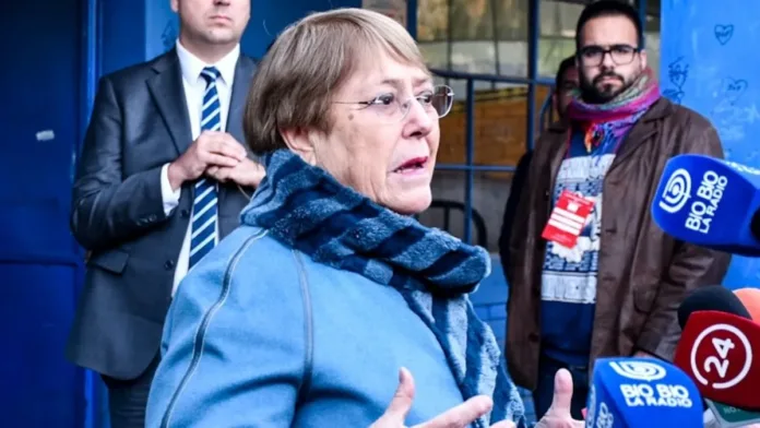 Bachelet: "Las fuerzas políticas deben sacar conclusiones en esta segunda vuelta".