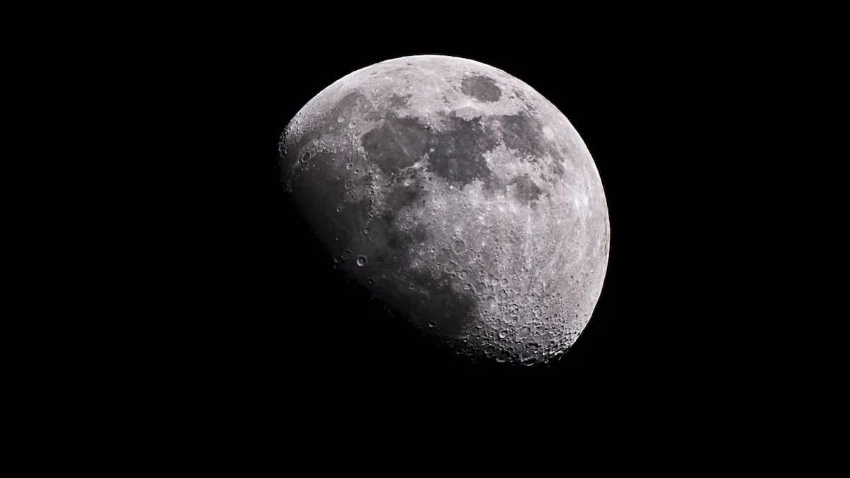 Nuevo hallazgo científico sugiere que la Luna podría ser más antigua de lo que se pensaba