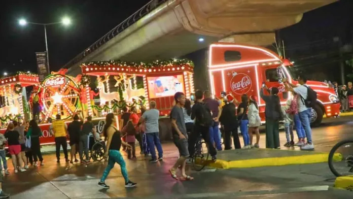 Caravana Navideña Coca-Cola 2024 en La Reina: ¡un evento mágico con el Viejito Pascuero!