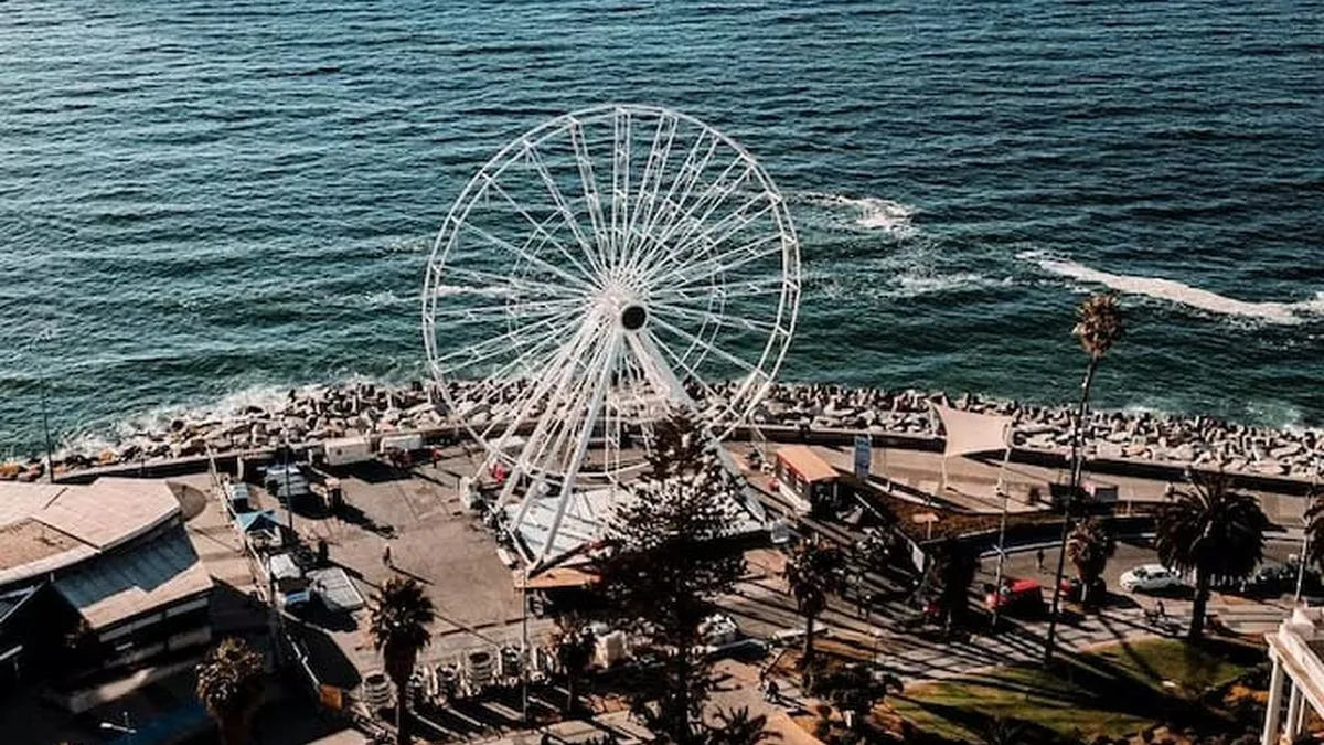 Viña del Mar se prepara para la inauguración de una impresionante rueda de la fortuna