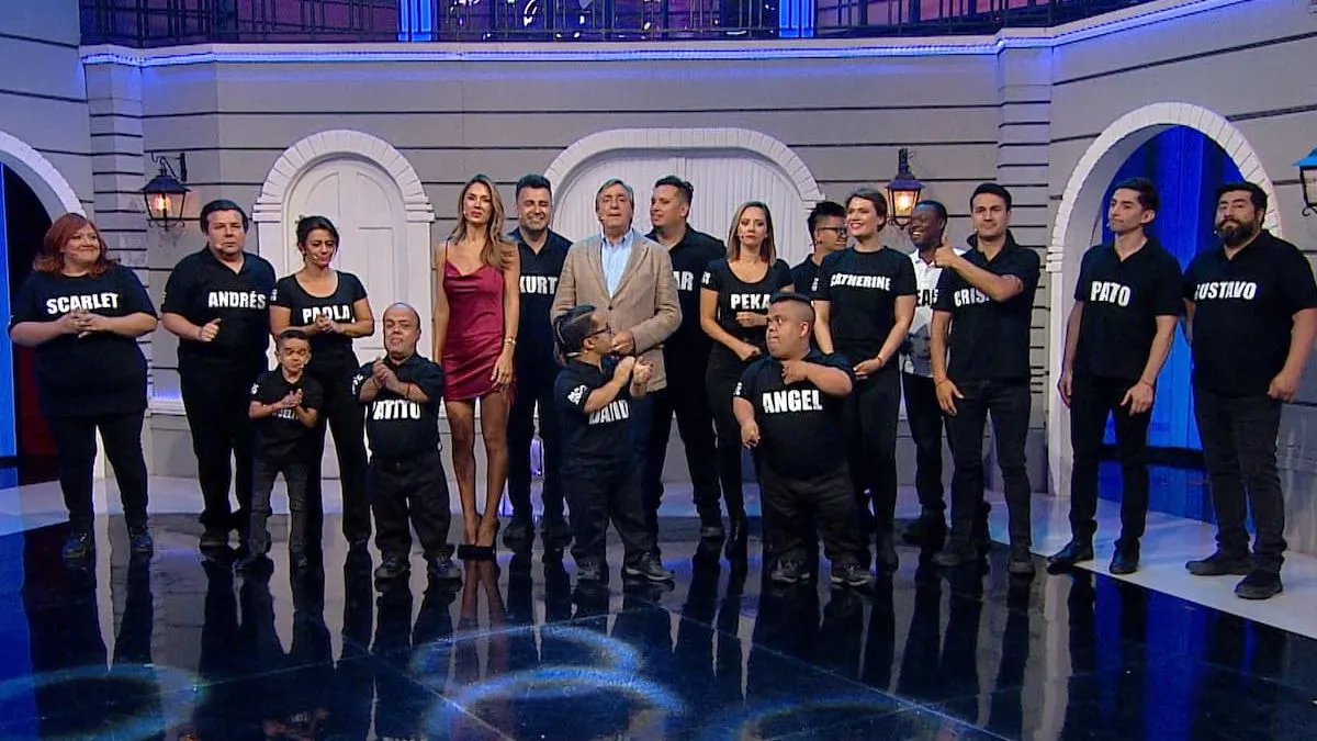 Kike y exintegrantes de "Morandé con Compañía" en el primer sketch de "El Muro".