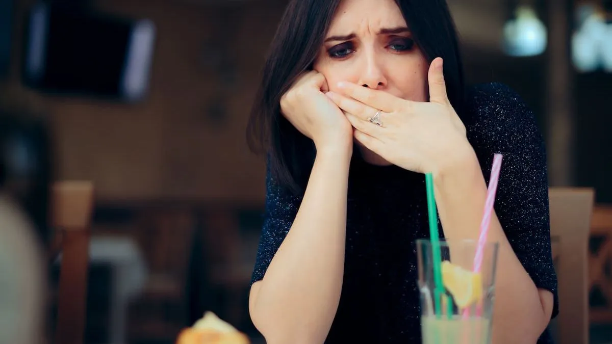 ¿Qué factores podrían estar detrás del hipo persistente y sus posibles soluciones?