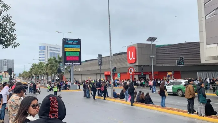 Evacuación en Mall Vivo Coquimbo finaliza sin hallazgos de explosivos.