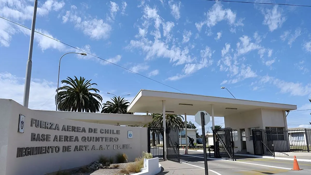 Explosión en base de la Fach deja a dos funcionarios gravemente heridos en Quintero