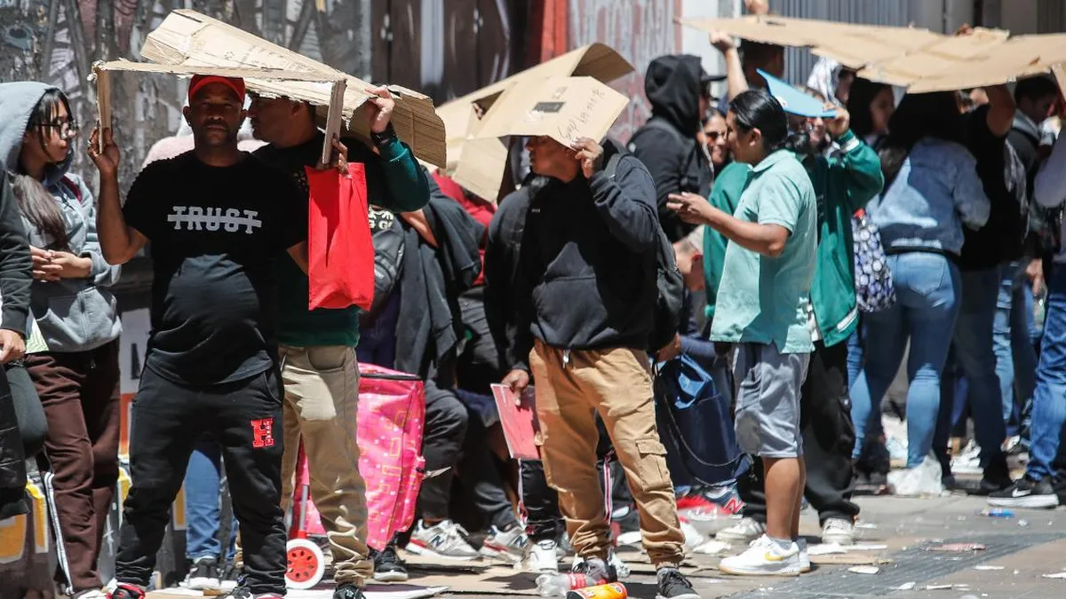 El Registro Civil suspende el enrolamiento tras una jornada caótica.