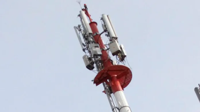 Familias de Radal sin conectividad móvil por caída de antena desde hace 5 meses.