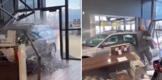 Un hombre furioso choca su auto nuevo contra la tienda donde lo compró en EEUU.