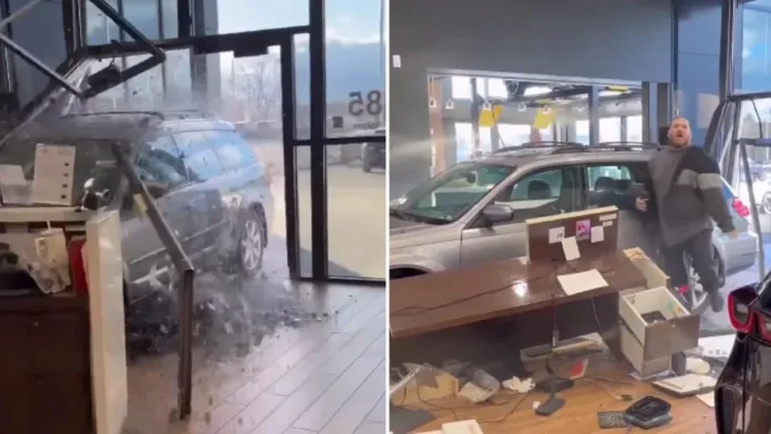 Un hombre furioso choca su auto nuevo contra la tienda donde lo compró en EEUU.