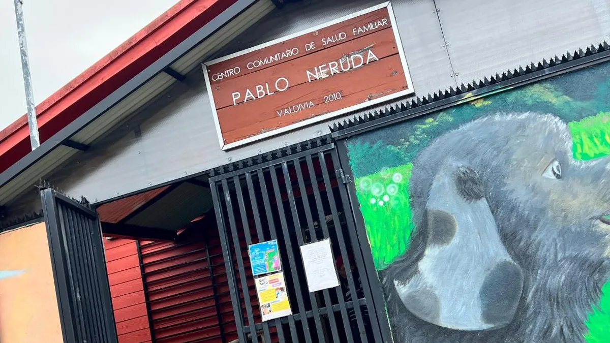 Dirigentes destacan la importancia de la reapertura del Cecosf Pablo Neruda en Valdivia.