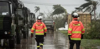 Francia estima que se necesitarán "días y días" para contar las víctimas del ciclón Chido.