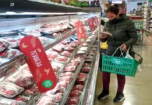 China investiga importaciones masivas de carne de Argentina y Brasil por sobreoferta.