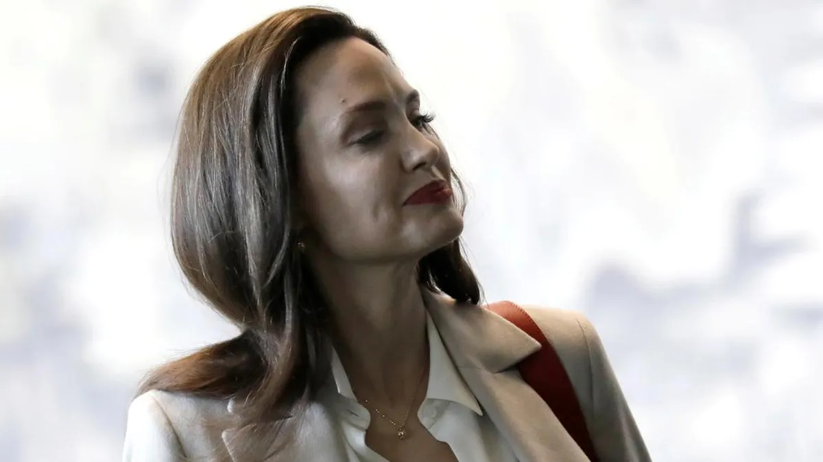 La sorprendente historia de cómo un sicario salvó a Angelina Jolie de la autodestrucción