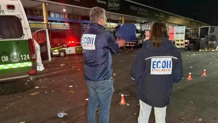 Hallazgo de dos cuerpos en Recoleta: uno baleado y otro con heridas de arma blanca.