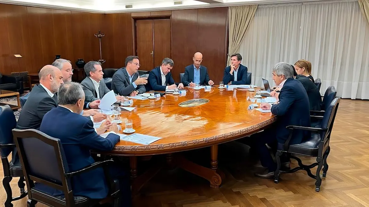 ¿Qué proyecciones y desafíos enfrenta la industria automotriz argentina tras reunión clave?